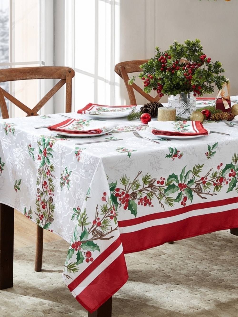 Elrene Perfect Holly Double Border Tablecloth, 60" X 84" - Multi